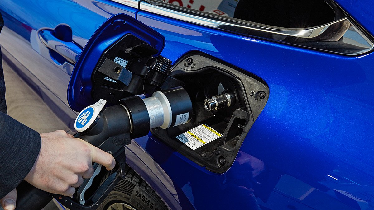 Toyota Mirai Laden 1200x675