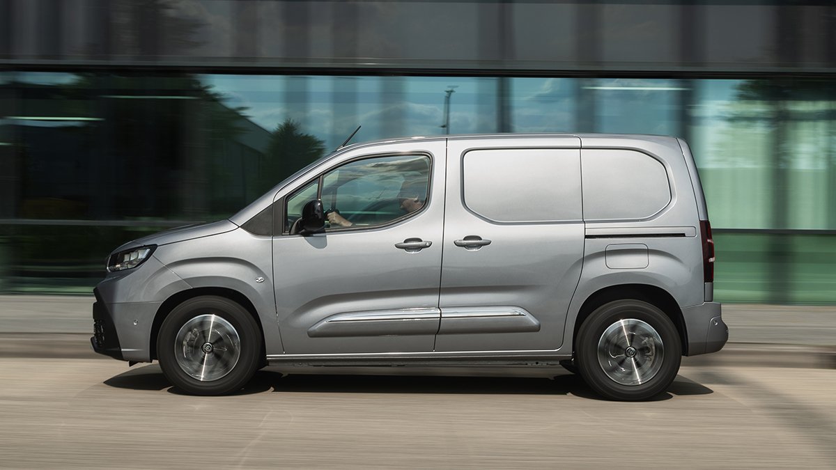 Toyota Proace City fahrend 1200x675 