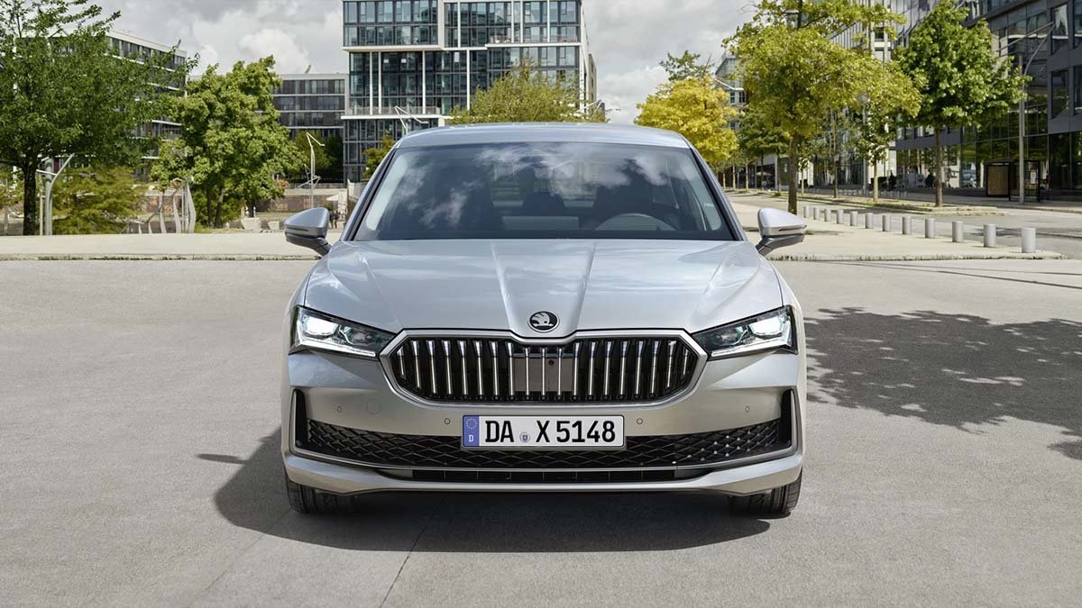 Skoda Superb vorn 1200x675