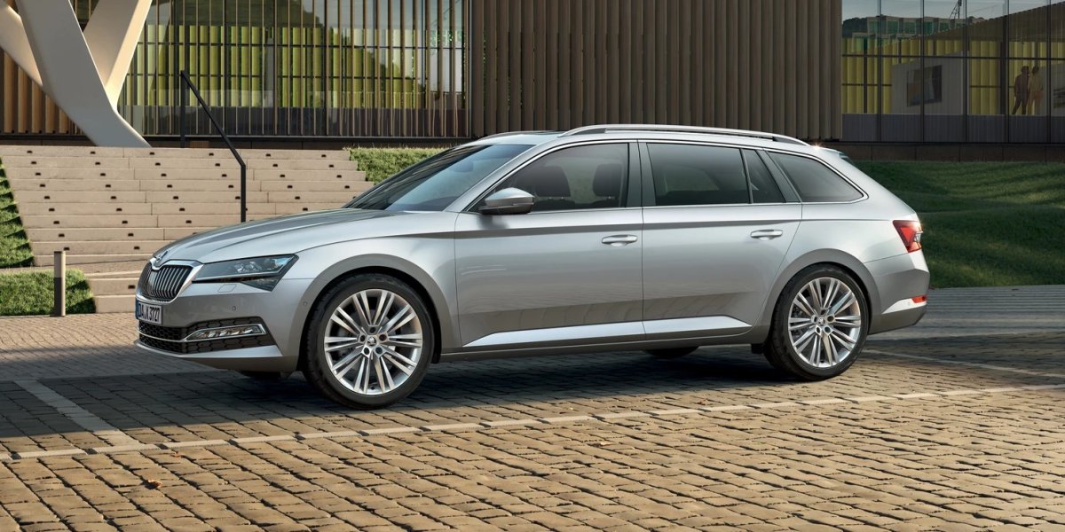 Skoda Superb Combi seitlich 1200x675