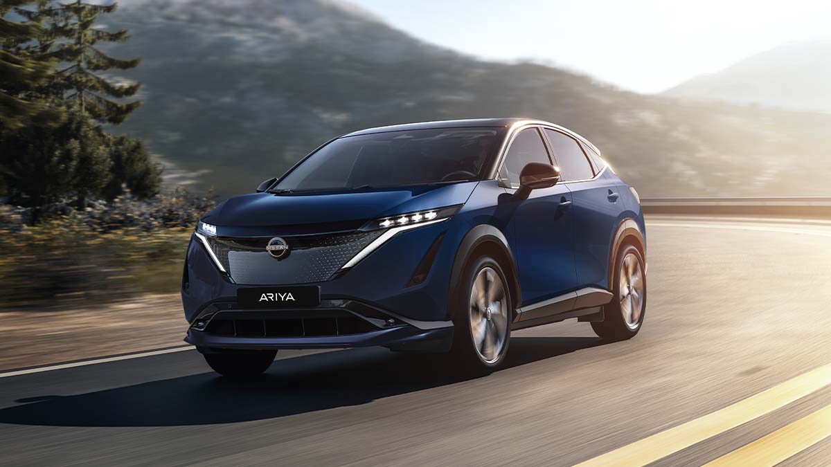 Nissan Ariya blau vorn 1200x675